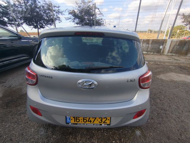 יונדאי i10
