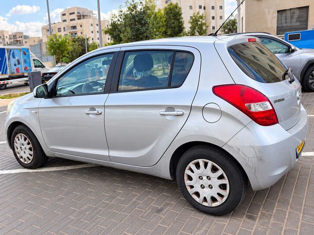יונדאי i20