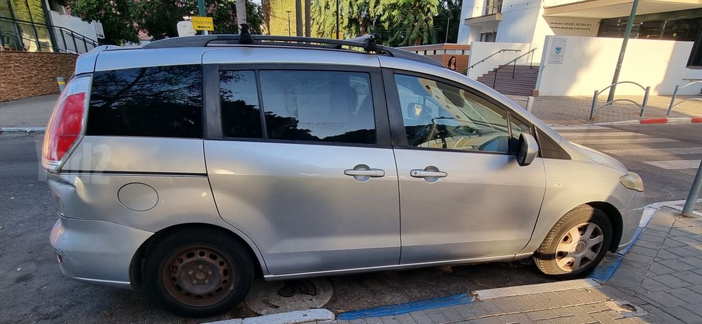 מודעת רכב מאזדה 5