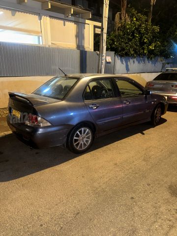 מיצובישי לנסר