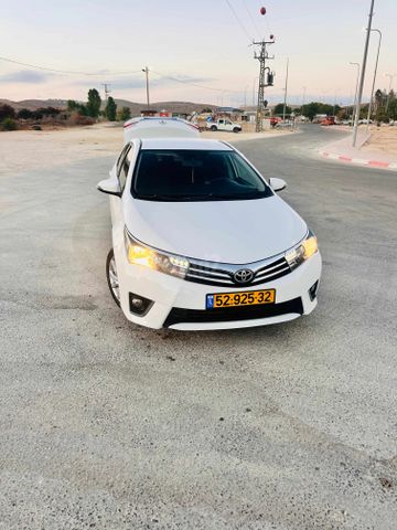 טויוטה קורולה