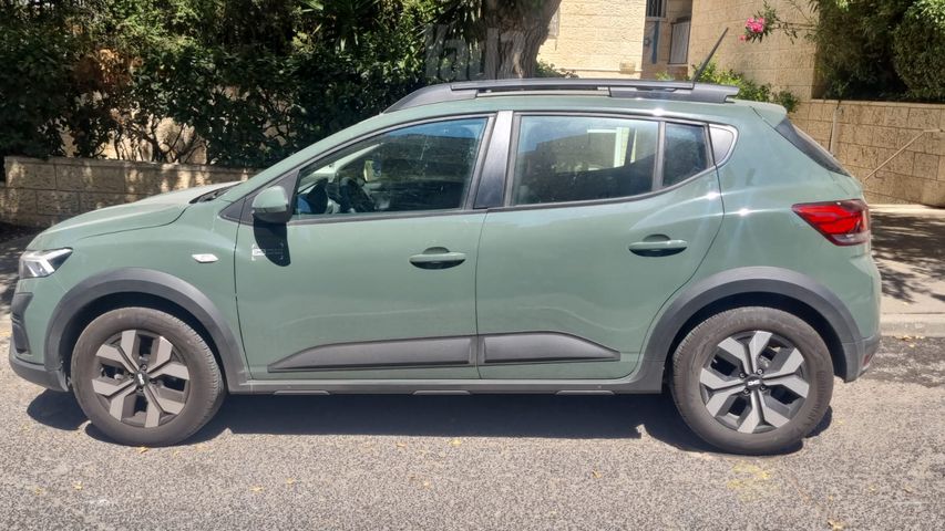 דאצ'יה סנדרו Stepway