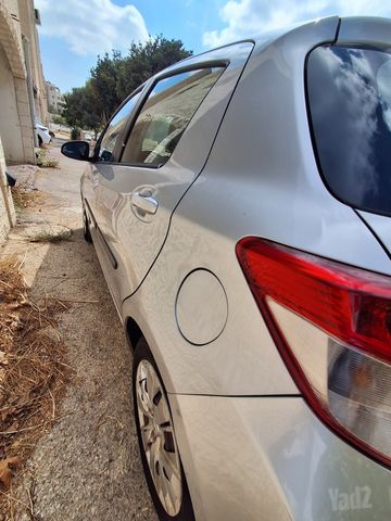 טויוטה יאריס