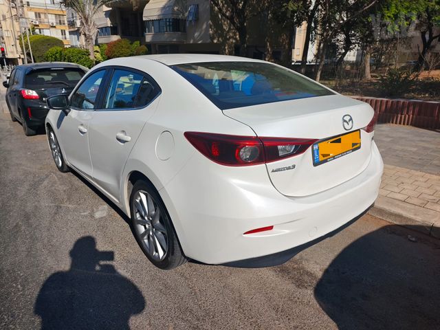 מאזדה 3