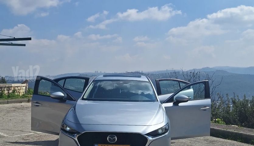 מודעת רכב מאזדה 3
