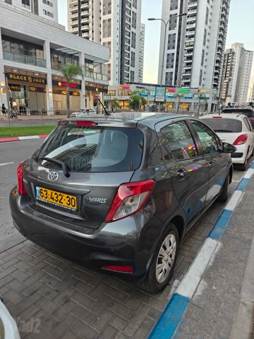טויוטה יאריס