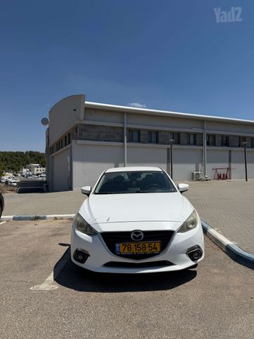 מודעת רכב מאזדה 3