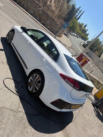 יונדאי איוניק