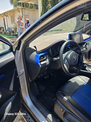 טויוטה C-HR