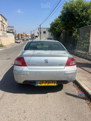 פיג'ו 407