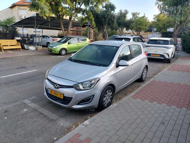 יונדאי i20