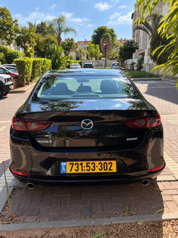 מאזדה 3