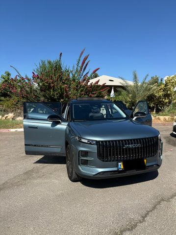ג'אקו J7