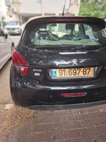 פיג'ו 208