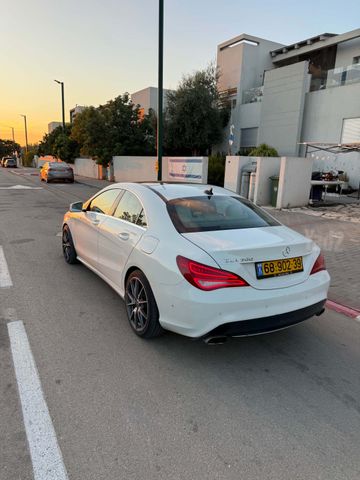 מודעת רכב מרצדס-בנץ CLA