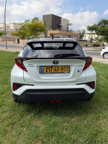 מודעת רכב טויוטה C-HR