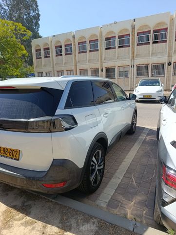 פיג'ו 5008