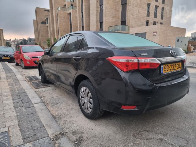 טויוטה קורולה