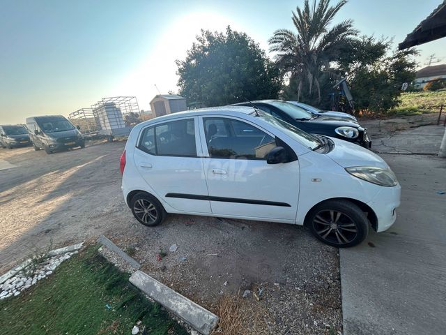 יונדאי i10