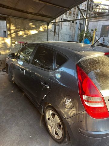 יונדאי i30