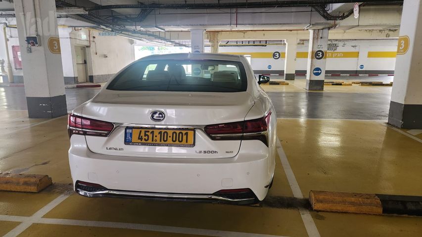 לקסוס LS