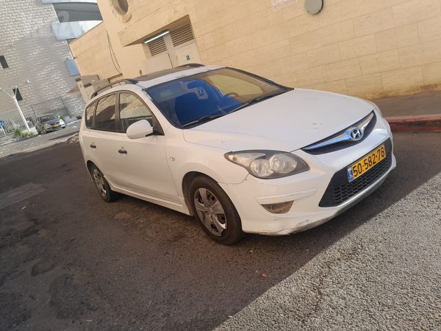יונדאי i30