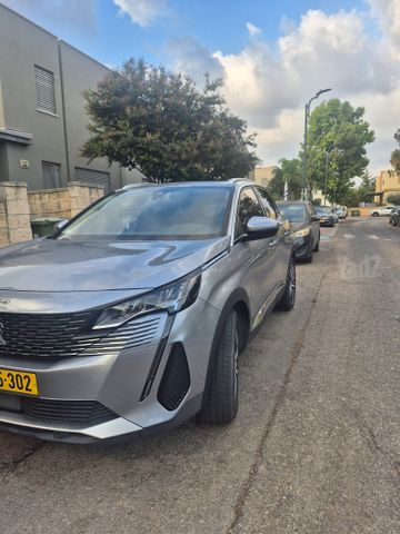פיג'ו 3008