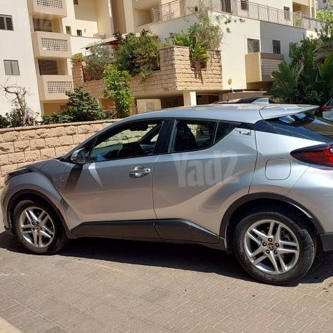 C-HR City היברידי אוט׳ 1.8 (98 כ״ס)