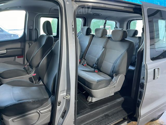 יונדאי H-1 / i800