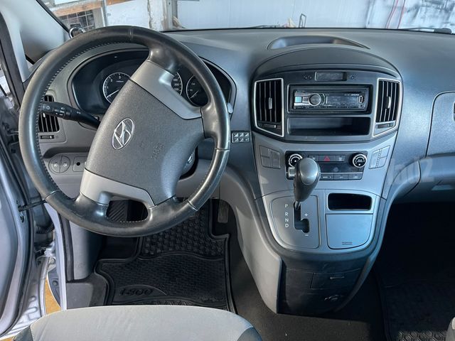 יונדאי H-1 / i800