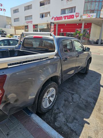 איסוזו די-מקס