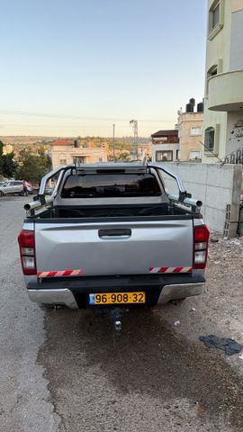 איסוזו די-מקס