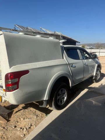 מיצובישי טרייטון / L200