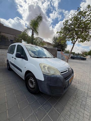 מודעת רכב סיטרואן ברלינגו