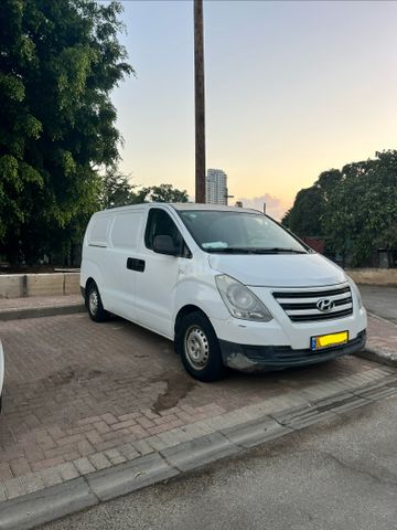 יונדאי H-1 / i800