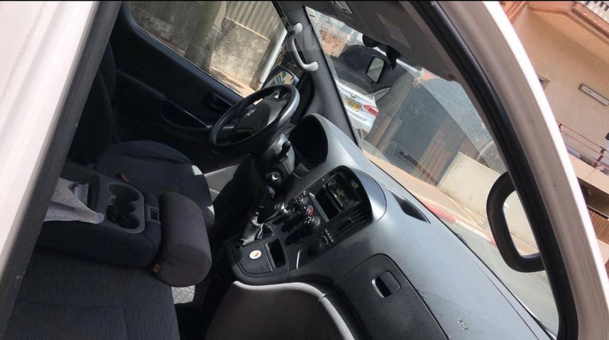 מודעת רכב יונדאי H-1 / i800