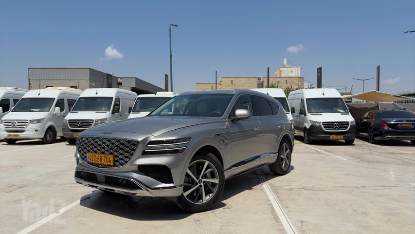 מודעת רכב ג'נסיס GV80