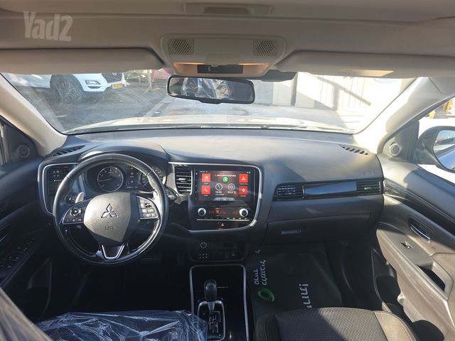 מיצובישי אאוטלנדר