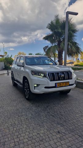 טויוטה לנד קרוזר