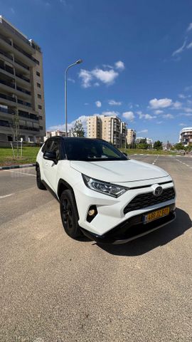 טויוטה RAV4
