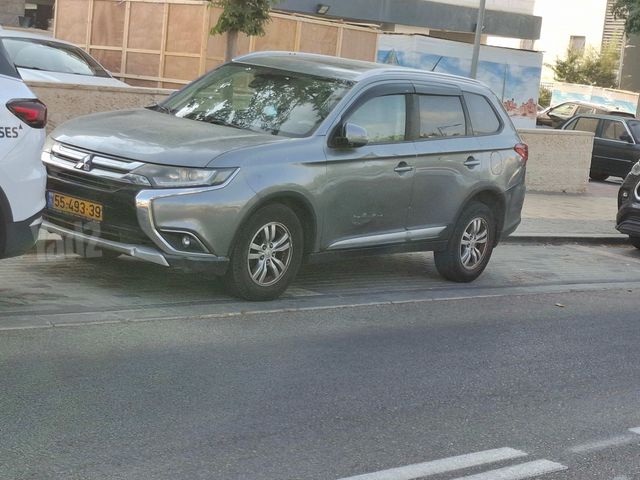 מיצובישי אאוטלנדר