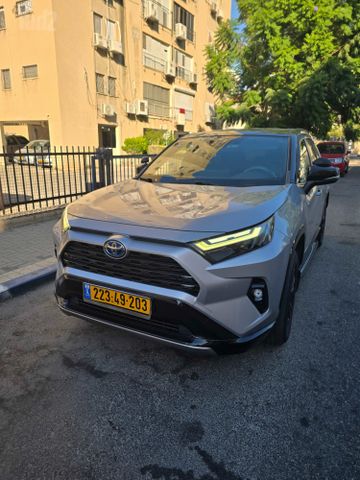 טויוטה RAV4