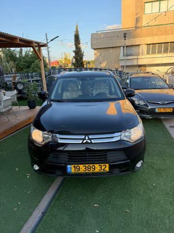 מיצובישי אאוטלנדר