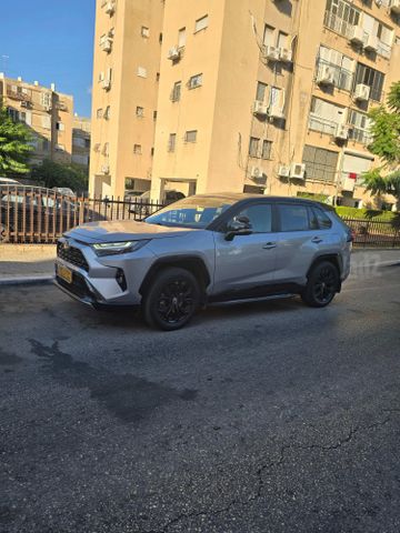 מודעת רכב טויוטה RAV4