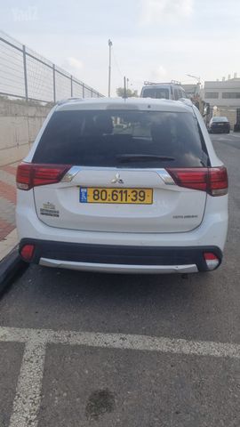 מיצובישי אאוטלנדר