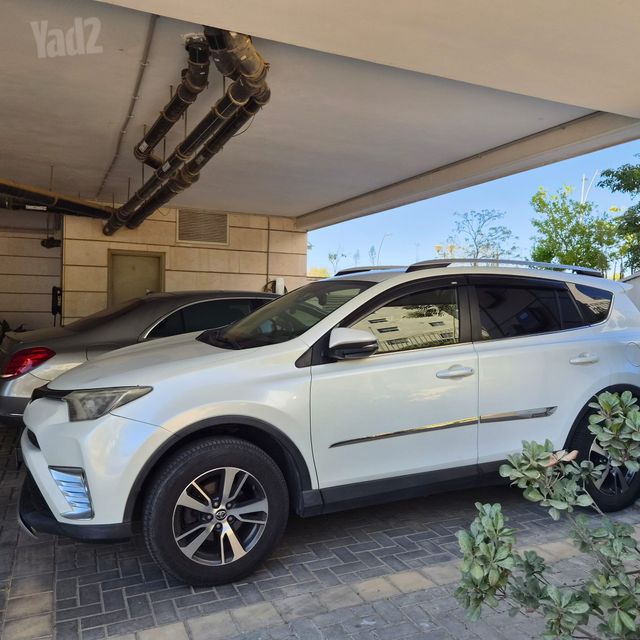 טויוטה RAV4