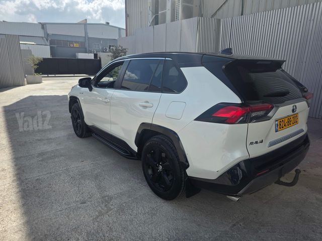 טויוטה RAV4