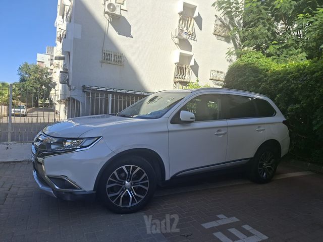 מיצובישי אאוטלנדר
