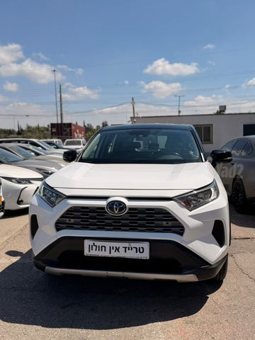 טויוטה RAV4