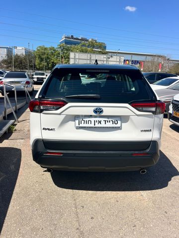 טויוטה RAV4